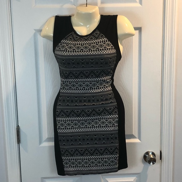 H&M Divided Black and White Dress Size Large - Picture 2 of 5